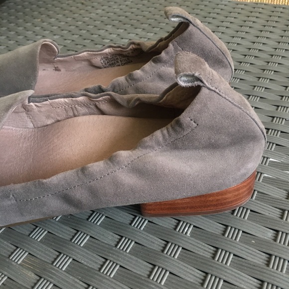 ⬇️PRICE DROP! Abeo Biosystem Luxury Suede Loafers - Picture 2 of 3